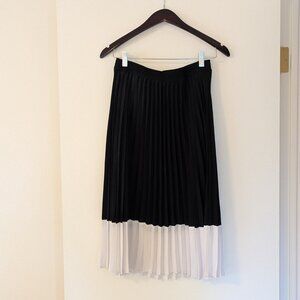 a new day pleated midi skirt, Size medium